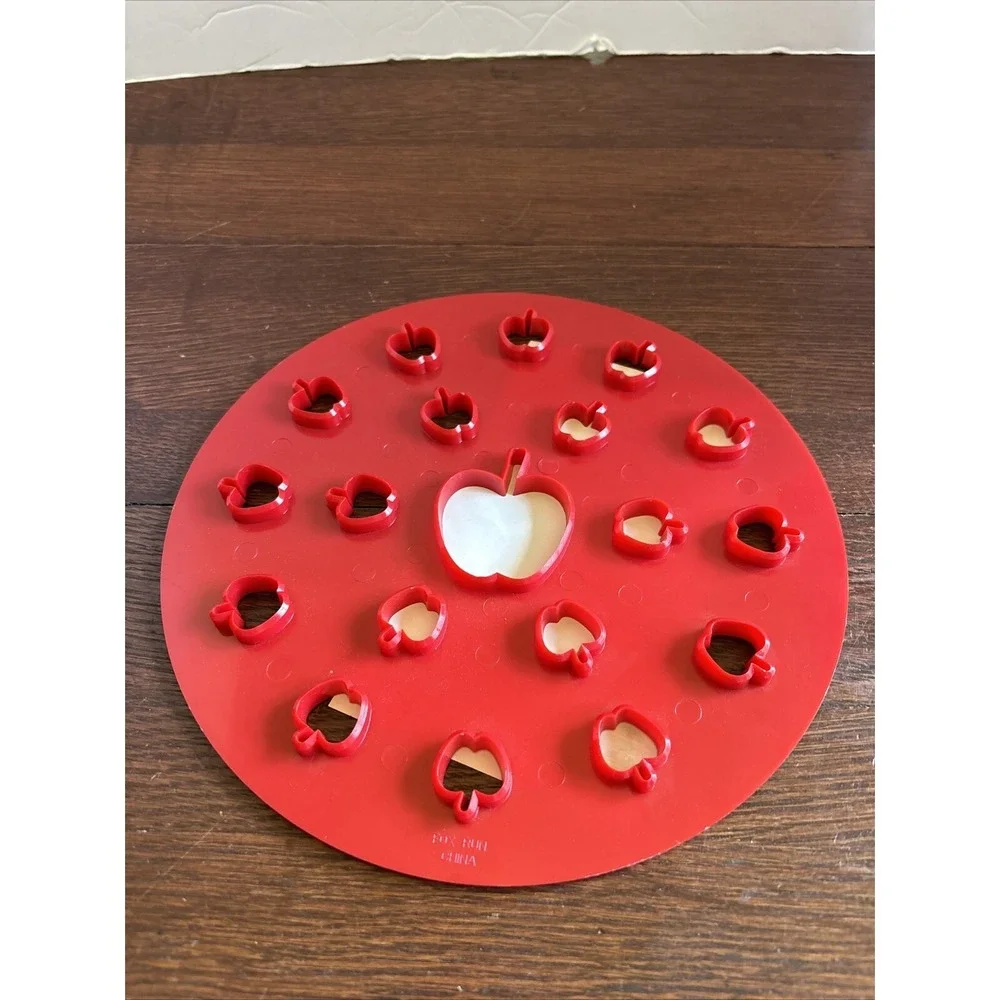 Apple Pie Top Cutter, Plastic, Red , 9.5 x 9.5 x 0.25 inches